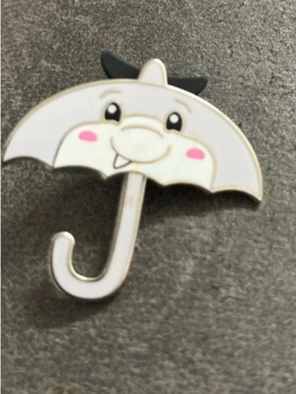Cute White Umbrella Shark Enamel Pin for Kid sea world pin